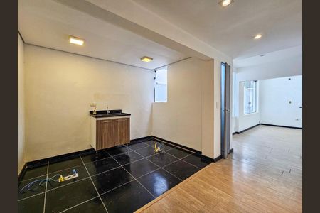 Casa para alugar com 120m², 2 quartos e 2 vagasCozinha