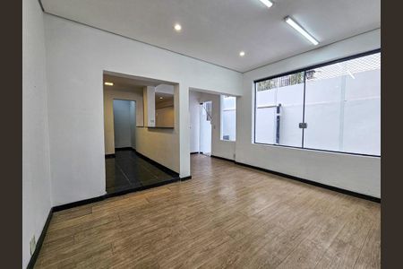 Casa para alugar com 120m², 2 quartos e 2 vagasCozinha
