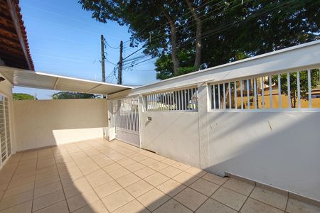 Casa para alugar com 177m², 3 quartos e 5 vagas Casa para alugar com 177m², 3 quartos e 5 vagasQuintal - Garagem