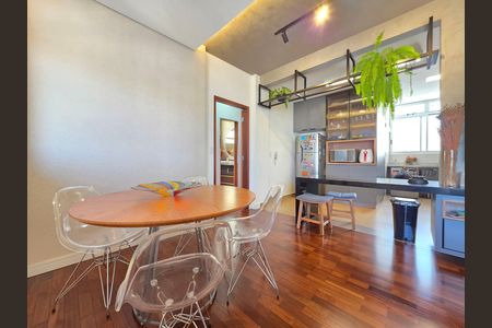 Apartamento à venda com 80m², 2 quartos e 1 vaga Apartamento à venda com 80m², 2 quartos e 1 vagaSala