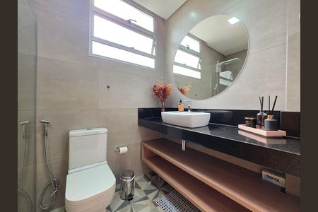 Apartamento à venda com 80m², 2 quartos e 1 vaga Apartamento à venda com 80m², 2 quartos e 1 vagaBanheiro Social
