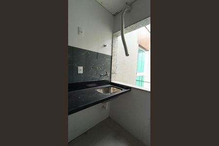 Apartamento à venda com 80m², 2 quartos e 2 vagas Apartamento à venda com 80m², 2 quartos e 2 vagasCozinha e Área de Serviço