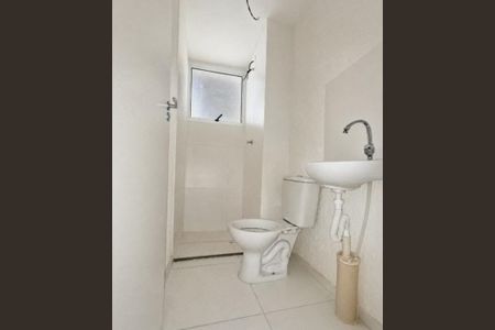 Banheiro de apartamento para alugar com 1 quarto, 40m² em Jardim das Margaridas, Salvador
