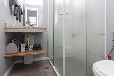Apartamento para alugar com 61m², 2 quartos e 1 vaga Apartamento para alugar com 61m², 2 quartos e 1 vagaBanheiro da Suíte