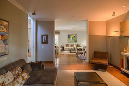 Casa para alugar com 4 quartos, 707m² em Pacaembu, São Paulo