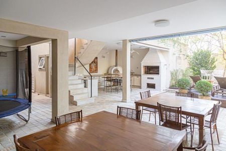 Casa para alugar com 4 quartos, 707m² em Pacaembu, São Paulo