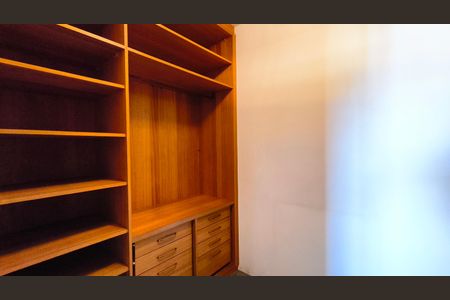Apartamento à venda com 142m², 3 quartos e 3 vagas Apartamento à venda com 142m², 3 quartos e 3 vagasCloset da Suíte 3