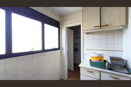 Apartamento à venda com 142m², 3 quartos e 3 vagas Apartamento à venda com 142m², 3 quartos e 3 vagasÁrea de Serviço
