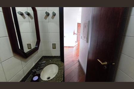 Apartamento à venda com 142m², 3 quartos e 3 vagas Apartamento à venda com 142m², 3 quartos e 3 vagasLavabo