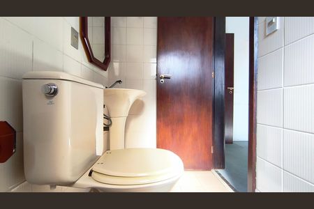 Apartamento à venda com 142m², 3 quartos e 3 vagas Apartamento à venda com 142m², 3 quartos e 3 vagasBanheiro da Suíte 2