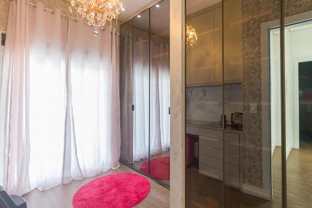 Closet da Suíte 2 de casa de condomínio para alugar com 3 quartos, 400m² em Sabaúna, Mogi das Cruzes