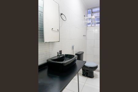 Casa para alugar com 300m², 2 quartos e 4 vagas Casa para alugar com 300m², 2 quartos e 4 vagasBanheiro da Suíte 1