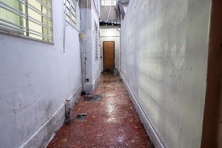 Casa para alugar com 300m², 2 quartos e 4 vagas Casa para alugar com 300m², 2 quartos e 4 vagasCorredor