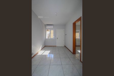 Sala de casa de condomínio para alugar com 2 quartos, 49m² em Restinga, Porto Alegre