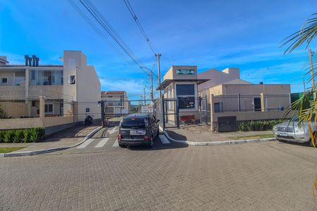 Casa de condomínio para alugar com 49m², 2 quartos e 1 vaga Casa de condomínio para alugar com 49m², 2 quartos e 1 vagaFachada