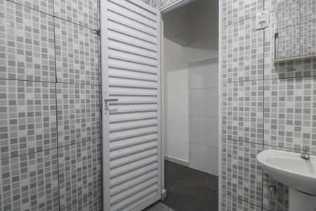 Casa para alugar com 30m², 1 quarto e sem vaga Casa para alugar com 30m², 1 quarto e sem vagaBanheiro