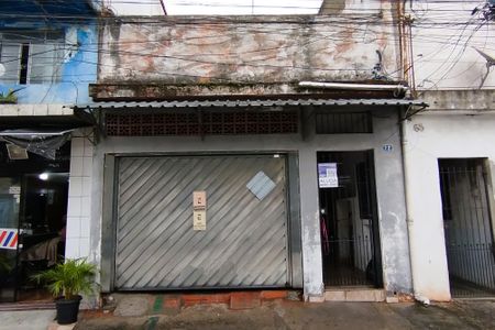 Casa para alugar com 30m², 1 quarto e sem vaga Casa para alugar com 30m², 1 quarto e sem vagaFachada + Placa