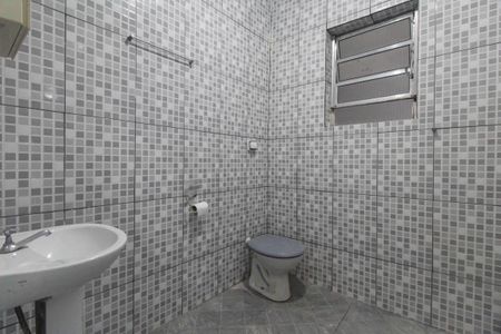 Casa para alugar com 30m², 1 quarto e sem vaga Casa para alugar com 30m², 1 quarto e sem vagaBanheiro