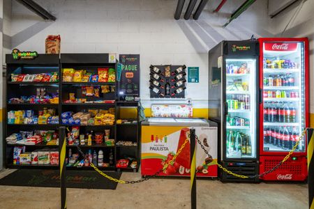 Apartamento à venda com 37m², 2 quartos e 1 vaga Apartamento à venda com 37m², 2 quartos e 1 vagaÁrea comum - Mini mercado