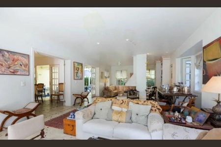 Casa à venda com 700m², 4 quartos e 4 vagas