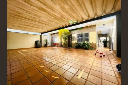 Casa à venda com 300m², 4 quartos e 4 vagas