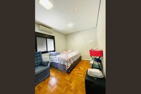 Casa à venda com 300m², 4 quartos e 4 vagas