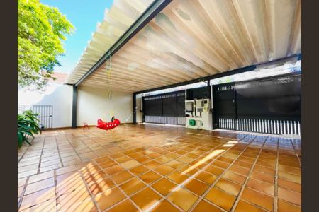 Casa à venda com 300m², 4 quartos e 4 vagas