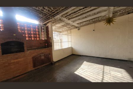 Casa para alugar com 200m², 3 quartos e 2 vagas Casa para alugar com 200m², 3 quartos e 2 vagasTerraço - Churrasqueira