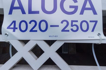 Casa à venda com 85m², 3 quartos e 2 vagasPlaca Instalada 10-06 COD MVJT-601