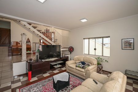 Casa à venda com 320m², 3 quartos e 6 vagasSala