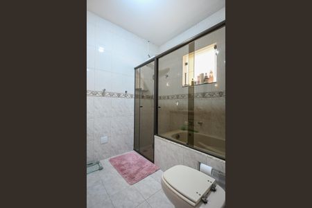 Casa à venda com 320m², 3 quartos e 6 vagasBanheiro Suíte 