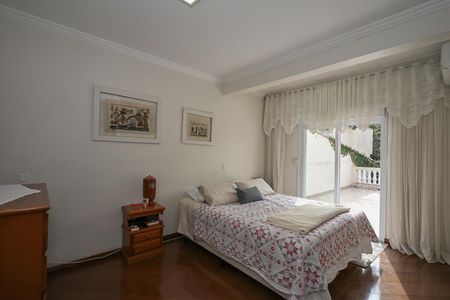 Casa à venda com 320m², 3 quartos e 6 vagasSuíte