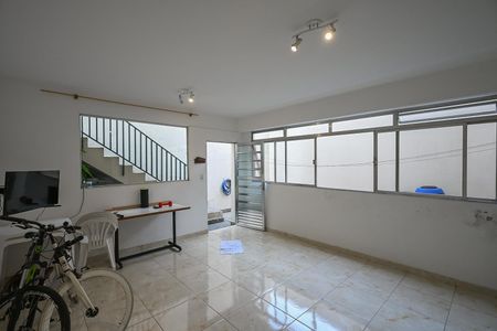 Casa à venda com 320m², 3 quartos e 6 vagasSalão 