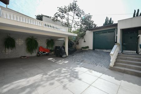 Casa à venda com 320m², 3 quartos e 6 vagasGaragem