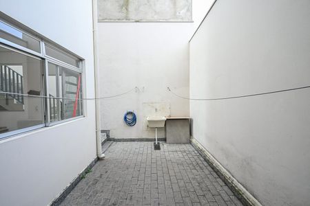 Casa à venda com 320m², 3 quartos e 6 vagasÁrea de Serviço 