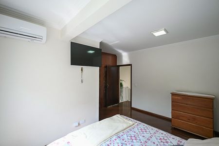 Casa à venda com 320m², 3 quartos e 6 vagasSuíte