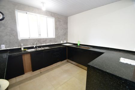 Casa para alugar com 150m², 2 quartos e 6 vagasCozinha