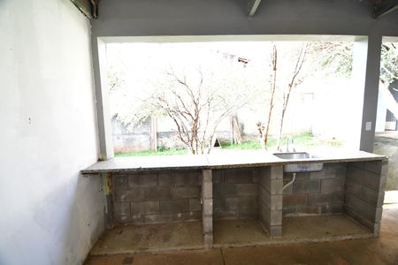 Casa para alugar com 150m², 2 quartos e 6 vagasÁrea de Serviço