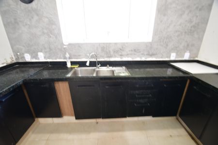 Casa para alugar com 150m², 2 quartos e 6 vagasCozinha