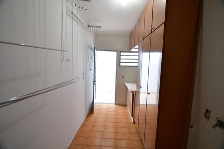 Casa para alugar com 659m², 4 quartos e 6 vagasÁrea de Serviço