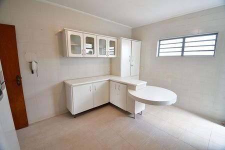 Casa para alugar com 659m², 4 quartos e 6 vagasCozinha