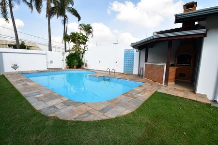 Casa para alugar com 659m², 4 quartos e 6 vagasPiscina