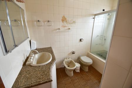 Casa para alugar com 659m², 4 quartos e 6 vagasBanheiro Suíte