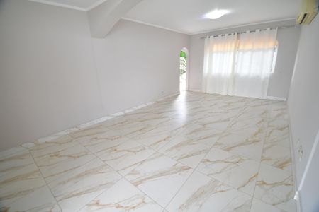 Casa para alugar com 659m², 4 quartos e 6 vagasSala