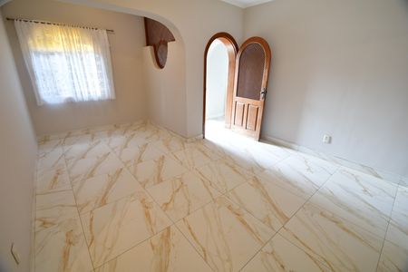 Casa para alugar com 659m², 4 quartos e 6 vagasSala 2