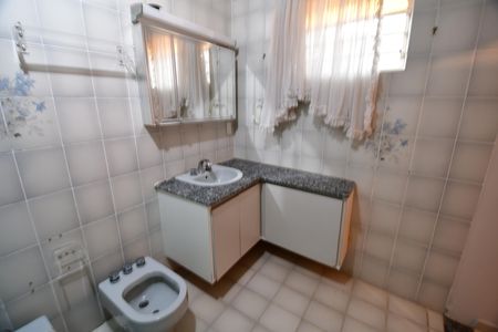 Casa para alugar com 659m², 4 quartos e 6 vagasBanheiro Suíte