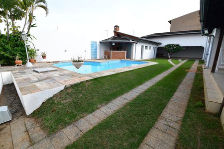 Casa para alugar com 659m², 4 quartos e 6 vagasGaragem / Piscina