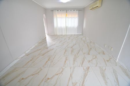 Sala de casa para alugar com 4 quartos, 659m² em Parque Taquaral, Campinas