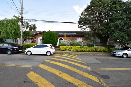Casa para alugar com 659m², 4 quartos e 6 vagasFachada