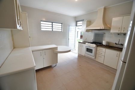 Casa para alugar com 659m², 4 quartos e 6 vagasCozinha